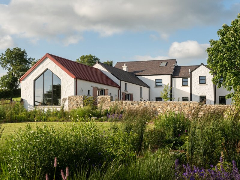 Drift Farmhouse – 160 éves ír farmhouse, privát spa és legendás golfpályák