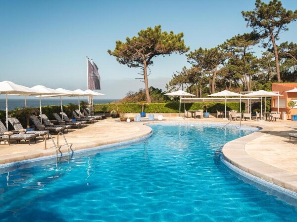 Longevity Senses Cascais Boutique Hotel kültéri medence